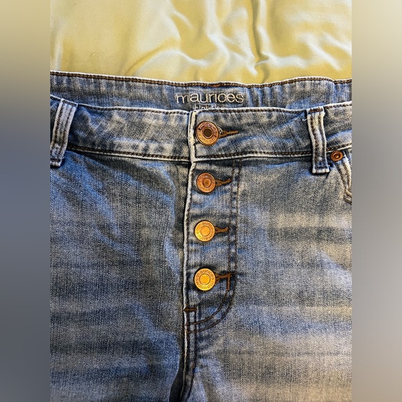 Maurice’s denim button fly shorts—Size 14W - Picture 5 of 7
